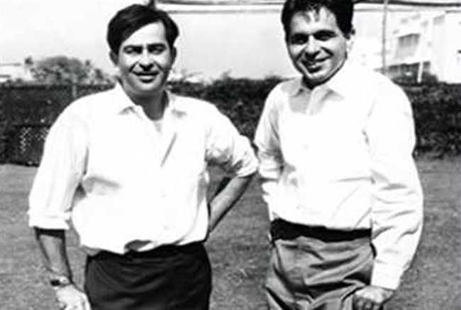 When Dilip Kumar and Raj Kappor had fun at cricket ground