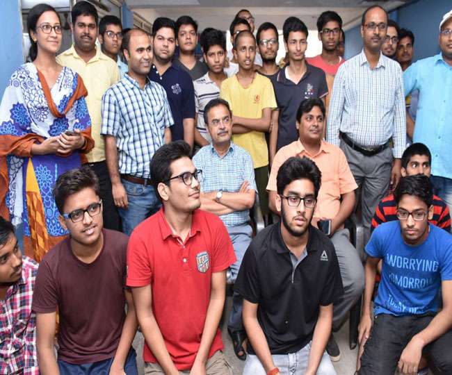 JEE Main Result 2018: अभ्यानंद का दावा सही, सुपर-30 के 26 छात्र सफल
