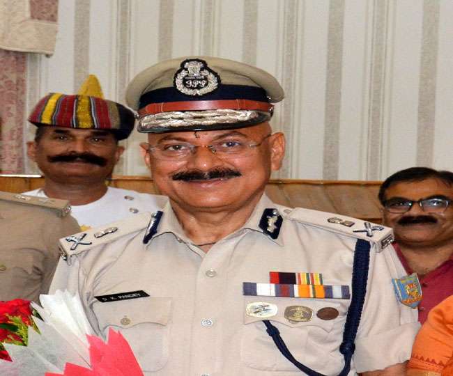 सरकारी जमीन कब्जाने का संगीन आरोप, फिर भी चुप्पी साधे हैं Ex DGP डीके पांडेय  Ranchi News - Ex DGP DK Pandey Silent on Serious Allegation Ranchi Jharkhand
