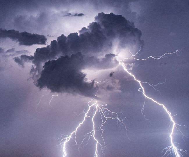 बिहार में आंधी-बारिश से आठ की मौत, चार जून तक आफत का अलर्ट - Thunderstorms  and lightning strikes kill eight in Bihar