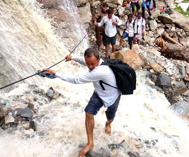 à¤­à¤¾à¤°à¥ à¤ªà¤¡à¤¼ à¤°à¤¹à¥ à¤®à¥à¤¸à¤® à¤à¥ à¤¤à¥à¤µà¤°, à¤¨à¤¦à¤¿à¤¯à¤¾à¤ à¤à¤«à¤¾à¤¨ à¤ªà¤°; à¤­à¤¾à¤°à¥ à¤¬à¤¾à¤°à¤¿à¤¶ à¤à¥ à¤à¤¸à¤¾à¤°