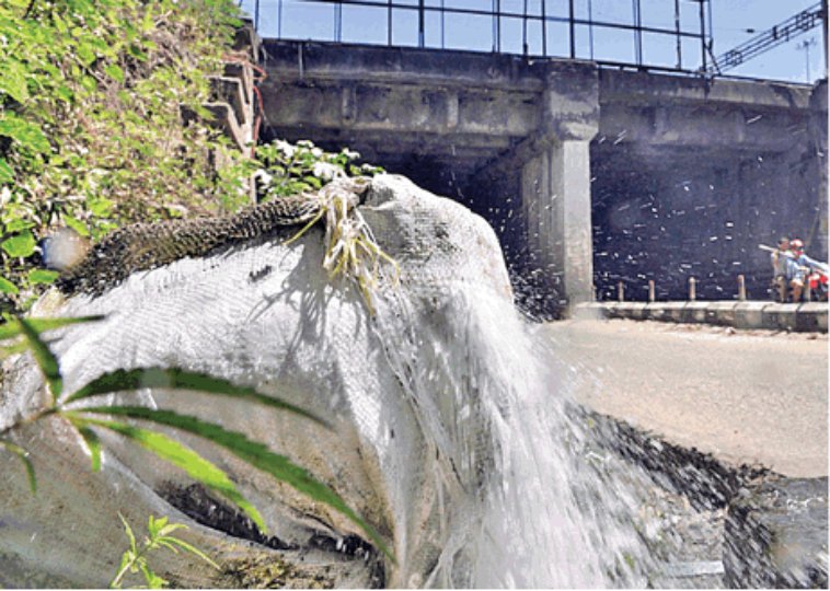 Jammu बूढ़ी पाइपों के सहारे जम्मू शहर की सप्लाई पानी की हो रही बर्बादी