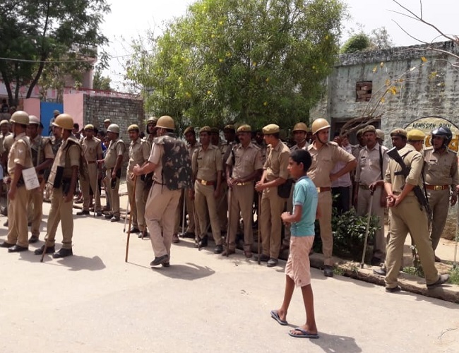 Kairana Loksabha Election 2019 : मतदान कर्मी पर वोट डालने के आरोप में ...