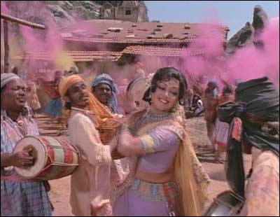 शोले फिल्म का गाना होली के दिन आज भी उतना पसंदीदा है यह गाना लोगों को