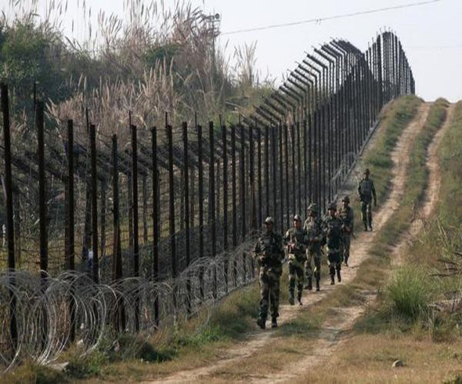 सरहद पर दो मोर्चों पर जूझती भारतीय फौज, गढ़ में घुस आतंकियों को सिखाया ...