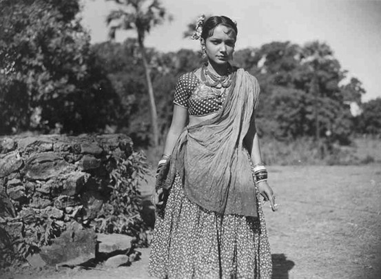 Durga Devika Rani देविका रानी: हिंदी सिनेमा की 'बाग़ी' एक्ट्रेस-प्रोड्यूसर, जिसने दिलीप ...