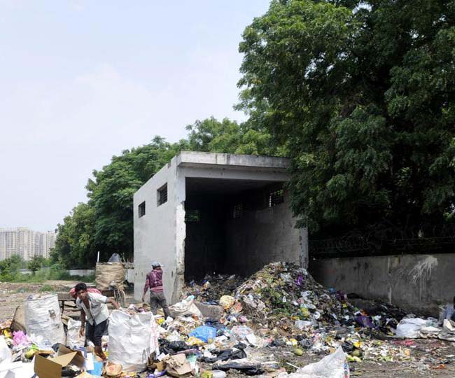नोएडा सेक्टर 14 के सामने कूड़ाघर बनाए जाने के खिलाफ सुप्रीम में याचिका ...