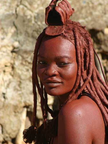 पानी का इस्तेमाल नहीं करती यहां की महिलाएं, फिर भी मानी जाती हैं खूबसूरत, देखें तस्वीरें