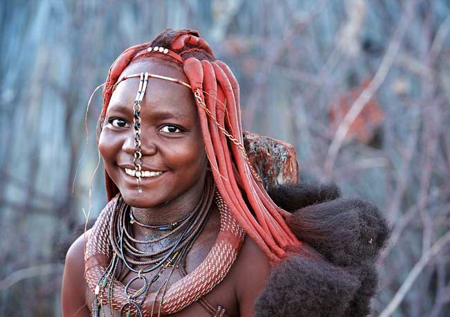 पानी का इस्तेमाल नहीं करती यहां की महिलाएं, फिर भी मानी जाती हैं खूबसूरत, देखें तस्वीरें