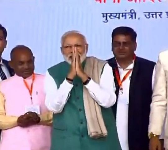 PM मोदी का अमेठी रैली में दिखा कुछ ऐसा अंदाज, देखें तस्वीरें  