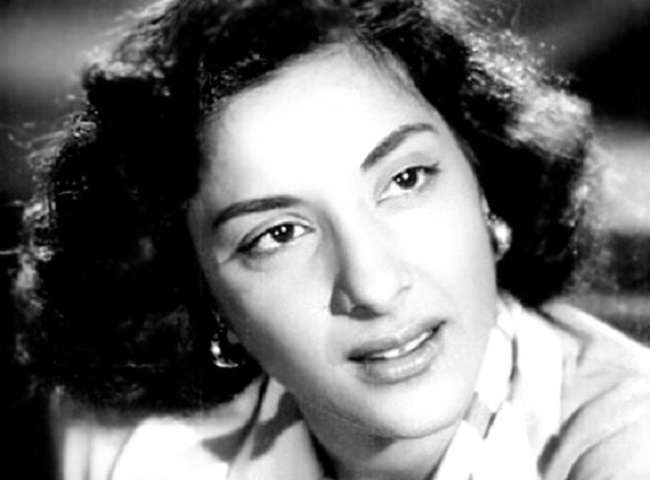 Nargis dutt death anniversary and some photos with sanjay dutt : पुण्यतिथि: नरगिस सा कोई और न हुआ, देखें मॉम संग संजय दत्त के बचपन की कुछ तस्वीरें