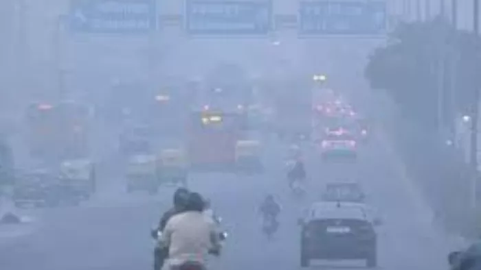 Do this work while driving in fog, there may be a big accident