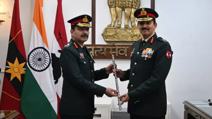 Lt Gen नागेंद्र सिंह ने संभाली चेतक कोर के नए कमांडर की कमान