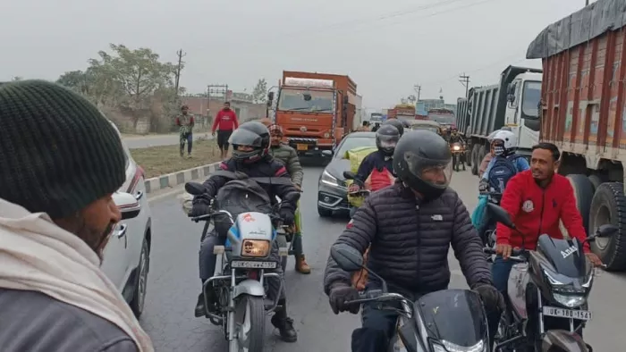 नए 'हिट एंड रन' कानून के विरोध में ड्राइवरों ने नेशनल हाईवे पर किया प्रदर्शन