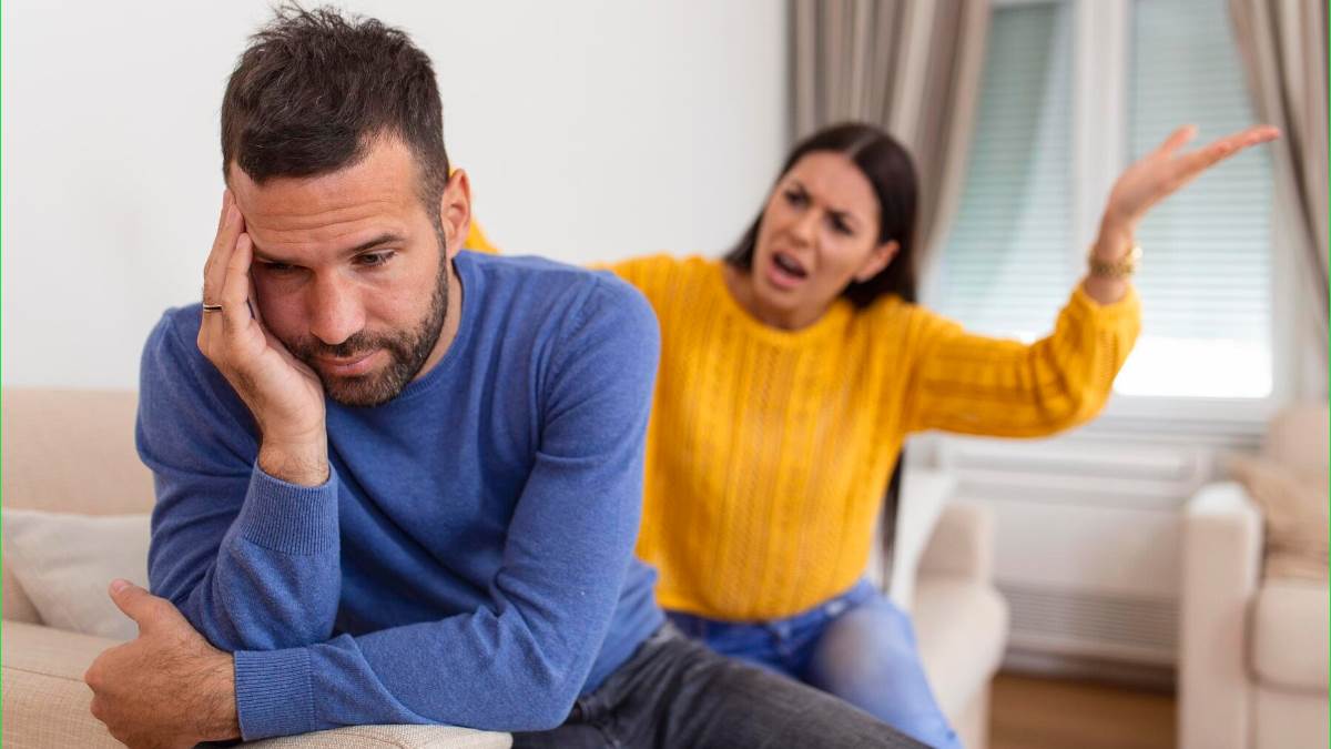 https://www.jagranimages.com/images/newimg/01012024/01_01_2024-relationship_mistakes_to_avoid_f_23618311_9727607.jpg