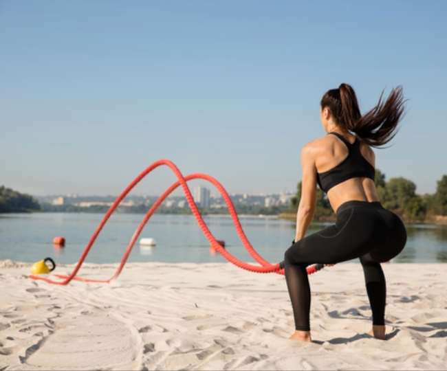 https://www.jagranimages.com/images/newimg/01022021/01_02_2021-rope_workout_21325666.jpg