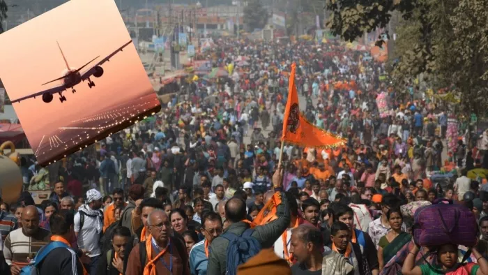 Maha Kumbh Mela 2025 के काली मार्ग से गुजरते श्रद्धालु। -गिरीश श्रीवास्तव