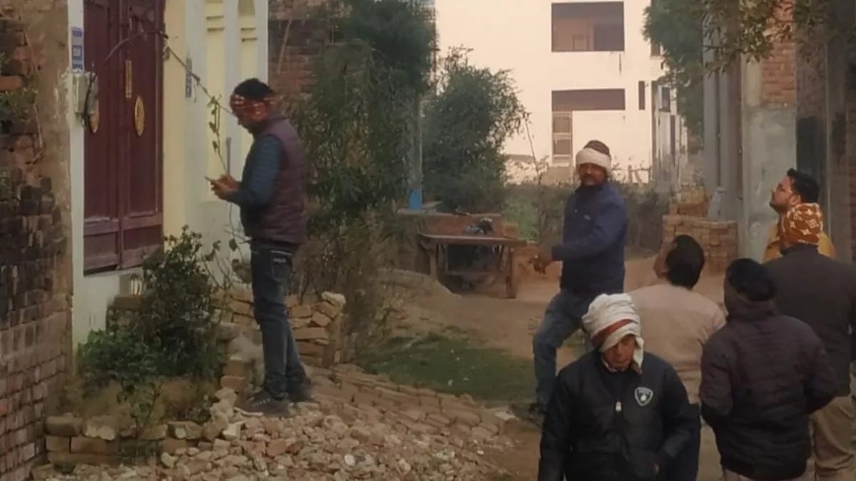 UPPCL: बिजली चोरी के खिलाफ विभाग की छापेमारी से मचा हड़कंप, काटे गए 144 कनेक्शन; वसूला 15 लाख का बकाया
