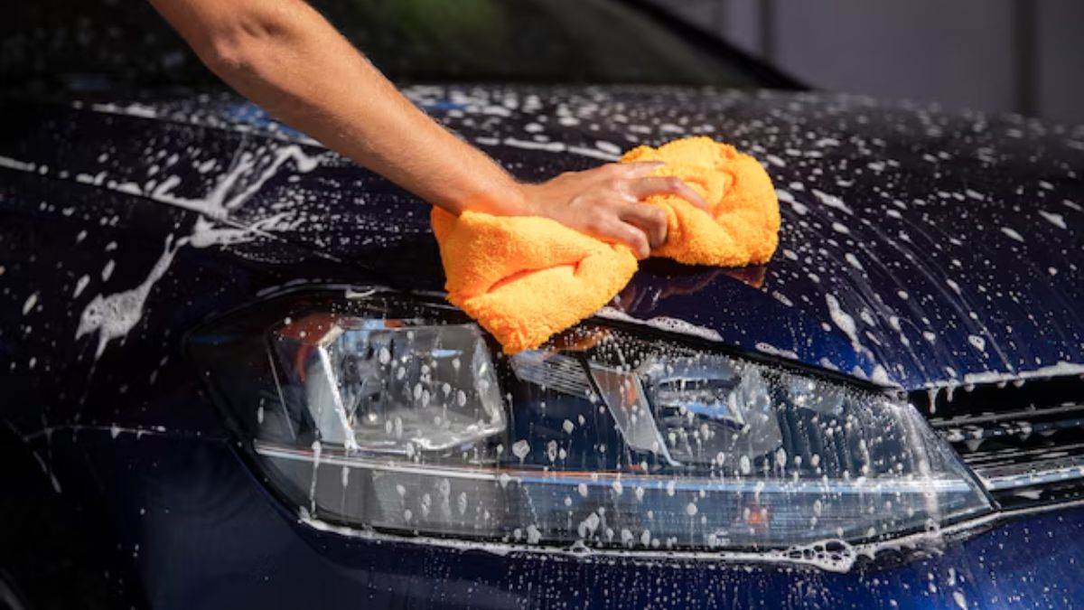 https://www.jagranimages.com/images/newimg/01022025/01_02_2025-car_wash_23876756.jpg