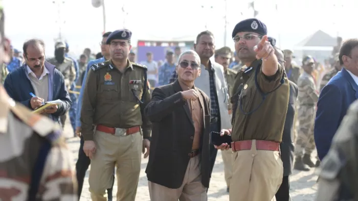 महाकुंभ में मौनी अमावस्या पर हुई भगदड़ की घटना की जांच के घटनास्थल पर पहुँचा न्यायिक आयोग। सौ सूचना विभाग