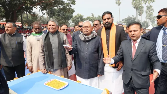 प्रगति यात्रा के दौरान रिमोट के माध्यम से शिलान्यास मुख्यमंत्री नीतीश कुमार। (फोटो एक्स हैंडल)