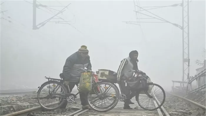 मौसम विभाग के अनुसार दिल्ली में कोहरा रहेगा (फोटो- एएनआई)