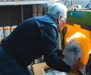 सोशल मीडिया पर यह वीडियो खूब वायरल हो रहा है।