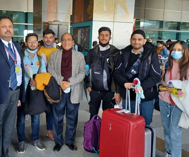उत्तराखंड के छह और छात्र सुरक्षित लौटे।