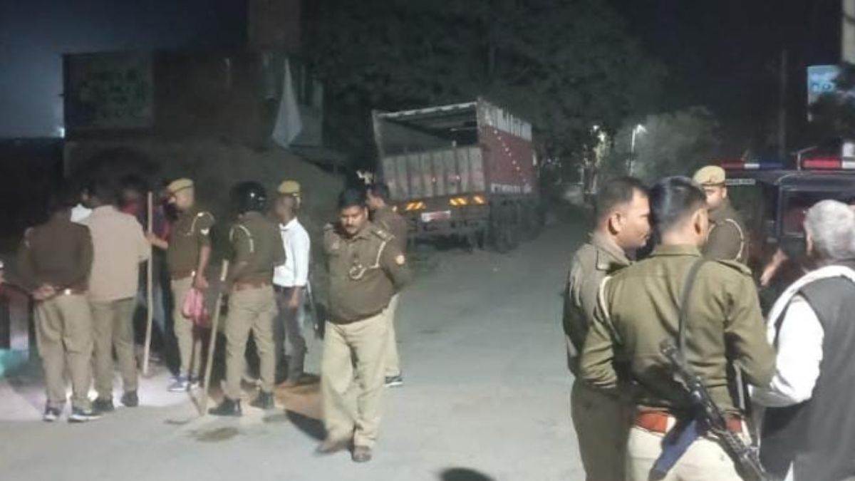 Gorakhpur News पुरानी रंजिश को लेकर दो पक्षों में जमकर संघर्ष, धारदार