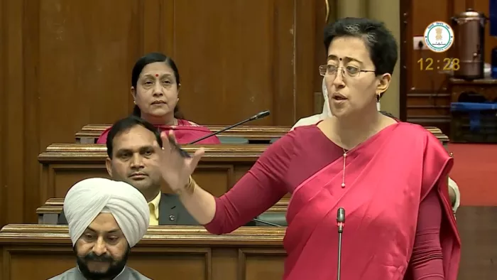 वित्त मंत्री आतिशी ने पेश किया आर्थिक सर्वेक्षण, सोमवार को पेश होगा दिल्ली सरकार का बजट।