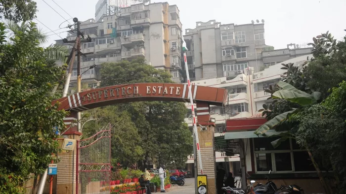 गाजियाबाद में पहले भ्रष्टाचार की नींव पर खड़े हुए 110 फ्लैट, उड़ाई गई नियमों की धज्जियां।