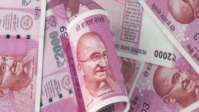 अब सिस्टम में सिर्फ 8470 करोड़ की वैल्यू के 2000 रुपये के नोट मौजूद हैं।