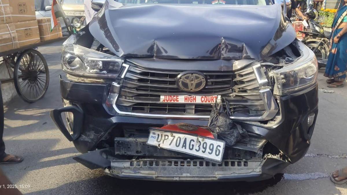 https://www.jagranimages.com/images/newimg/01032025/01_03_2025-deoria_accident_23892974.jpg