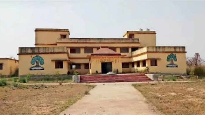 गोपालगंज में निर्मित पंचायत सरकार भवन। (जागरण फोटो)