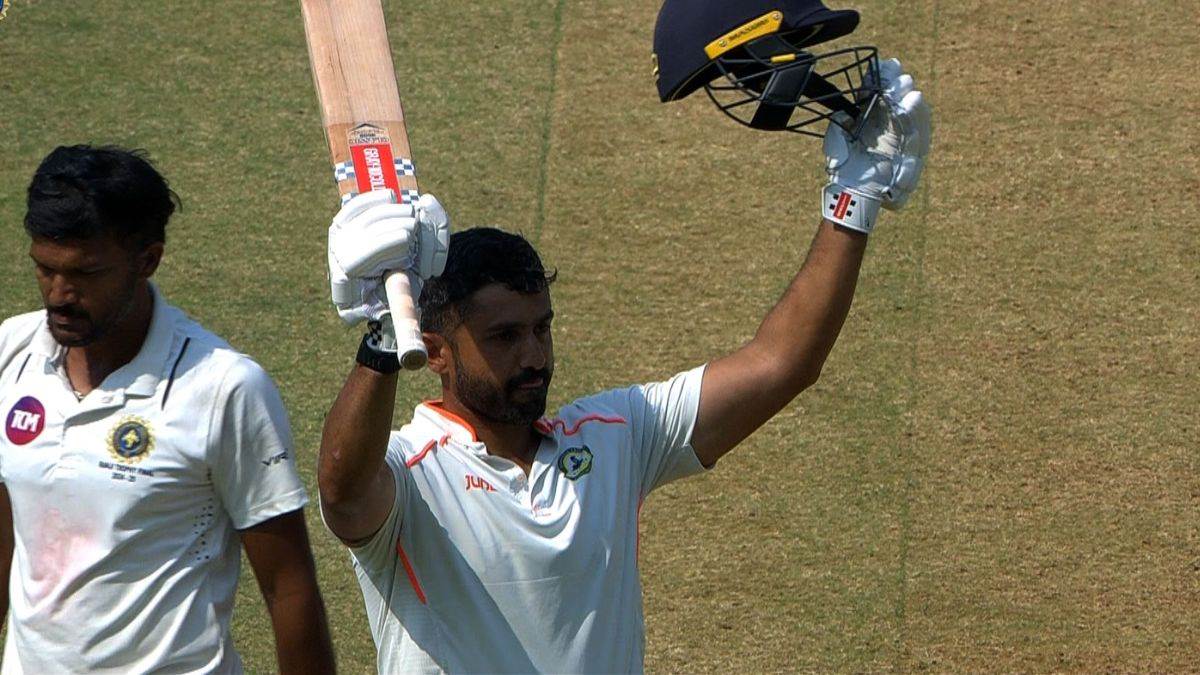 https://www.jagranimages.com/images/newimg/01032025/01_03_2025-karun_nair_vidarbha_23893021.jpg