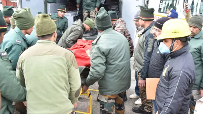 Chamoli Avalanche: शनिवार को कुल 17 लोगों को रेस्क्यू किया गया। Jagran