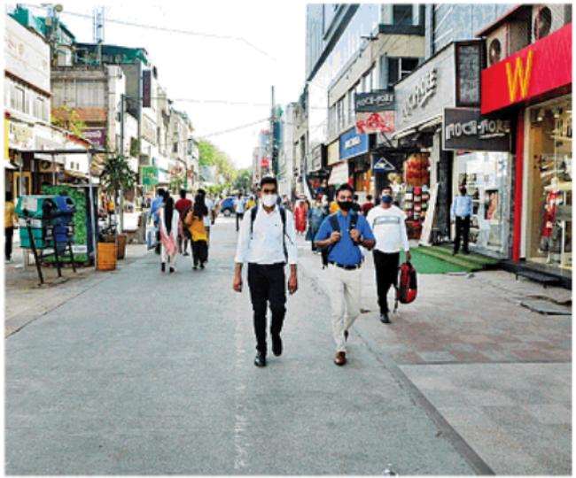 करोलबाग का अजमल खां रोड, नगर निगम ने एक बार फिर मोटर वाहन मुक्त घोषित किया है। ध्रुव कुमार
