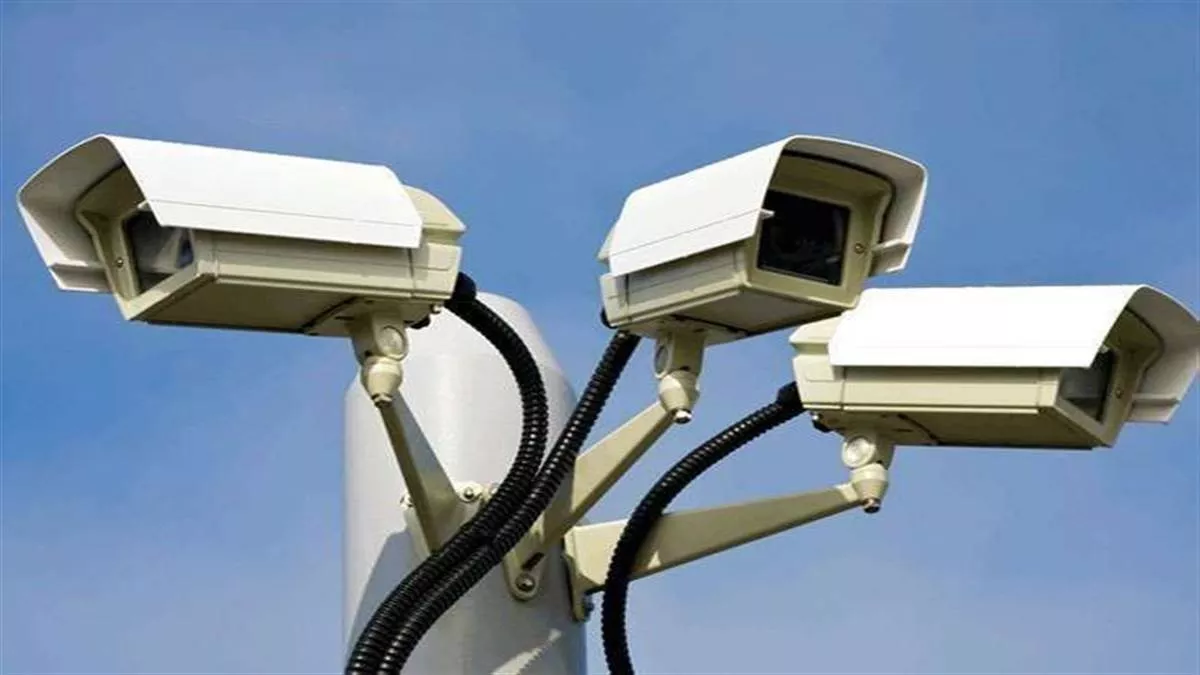 सरकारी निगरानी का बड़े पैमाने पर लोग करते हैं समर्थन, मात्र एक चौथाई ही CCTV को लेकर चिंतित: सर्वे