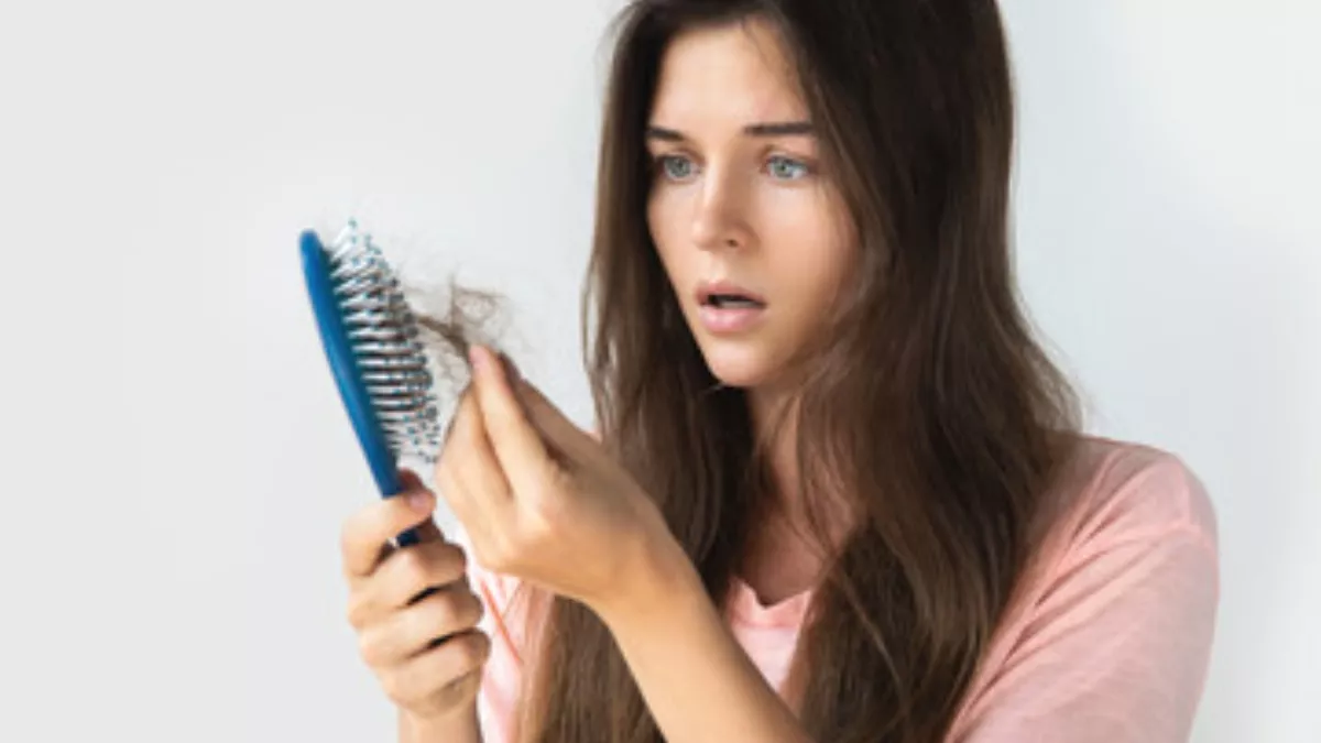 Excess Hair Loss: हद से ज्यादा गिरने लगे हैं बाल, तो अपनी दिनचर्या में तुरंत करें ये बदलाव