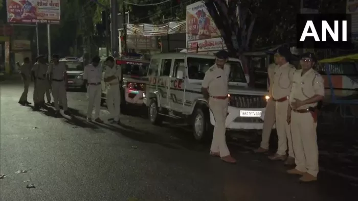 बिहार के नालंदा में दो गुटों के बीच झड़प के बाद स्थिति तनावपूर्ण, धारा 144 लागू।