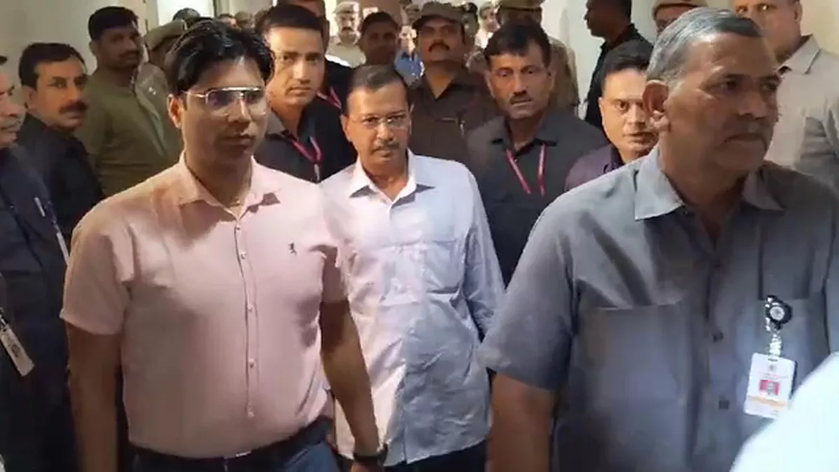 Arvind Kejriwal in Tihar: तिहाड़ के सेल में अकेले रखे गए हैं मुख्यमंत्री  केजरीवाल, नहीं मिलेगी कोई स्पेशल सुविधा - ncr Delhi CM Arvind Kejriwal keep  alone in cell of tihar jail