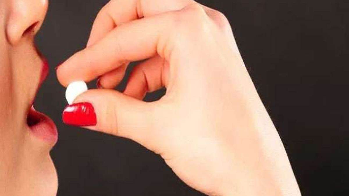 https://www.jagranimages.com/images/newimg/01042024/01_04_2024-contraception_for_women_23687525.jpg