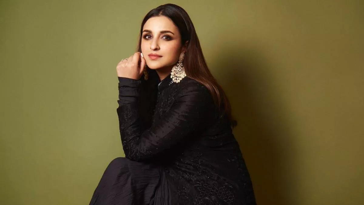 प्रेग्नेंट हैं Parineeti Chopra? अफवाहों पर एक्ट्रेस ने तोड़ी चुप्पी, कहा-  'टाइट कपड़े पहनना पड़ेगा क्योंकि...' - Parineeti Chopra reacts on pregnancy  rumors with a video says ...