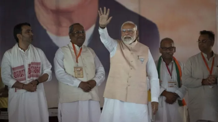 मेरठ में जनसभा को संबोधित करते नरेंद्र मोदी (फोटो क्रेडिट- AP)