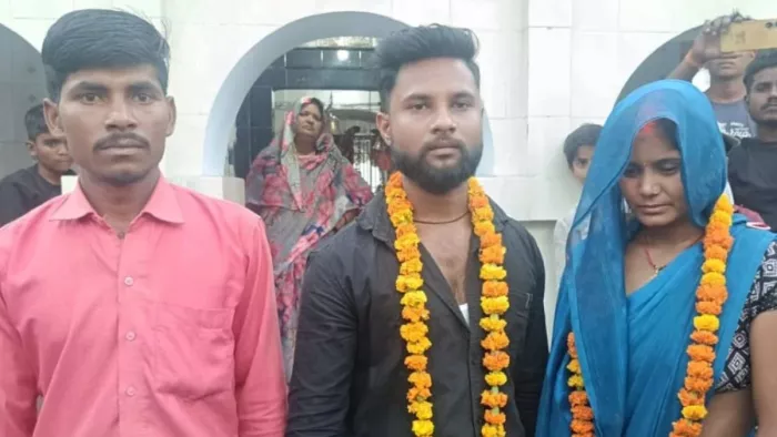 पति और दो छोटे-छोटे बच्चों को छोड़कर प्रेमी के साथ शादी की थी। तस्वीर- सोशल मीडिया