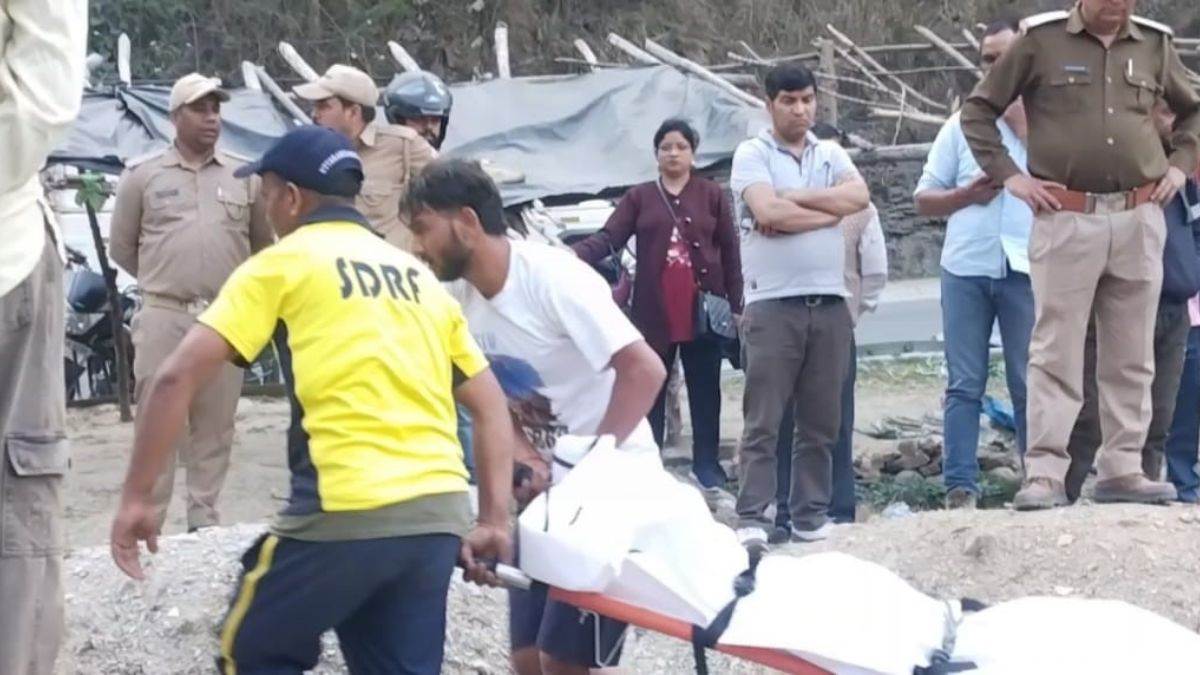 major accident in uttarakhand high speed car fell into ditch three people including two teachers died