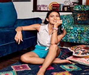 Sara Ali Khan shared BMC tweet, information about vaccination center. photo source @ saraalikhan95 instagram.