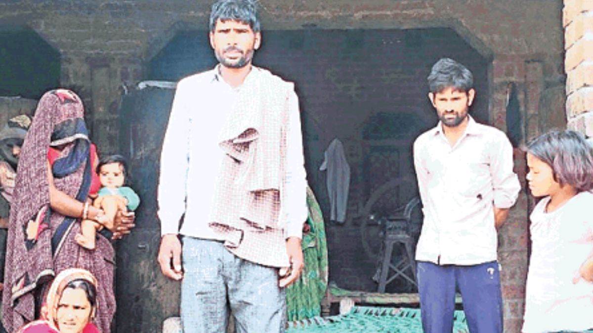 https://www.jagranimages.com/images/newimg/01052023/01_05_2023-kasganj_khara_child_death_23399982.jpg