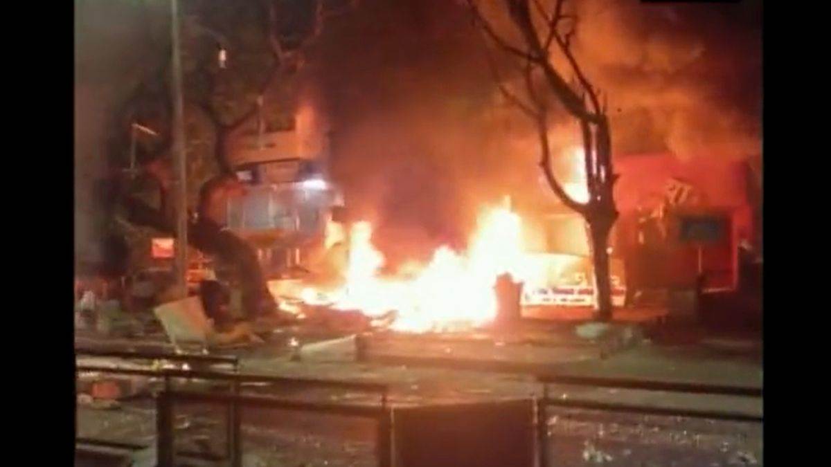 https://www.jagranimages.com/images/newimg/01052023/01_05_2023-pune_fire_23399865.jpg