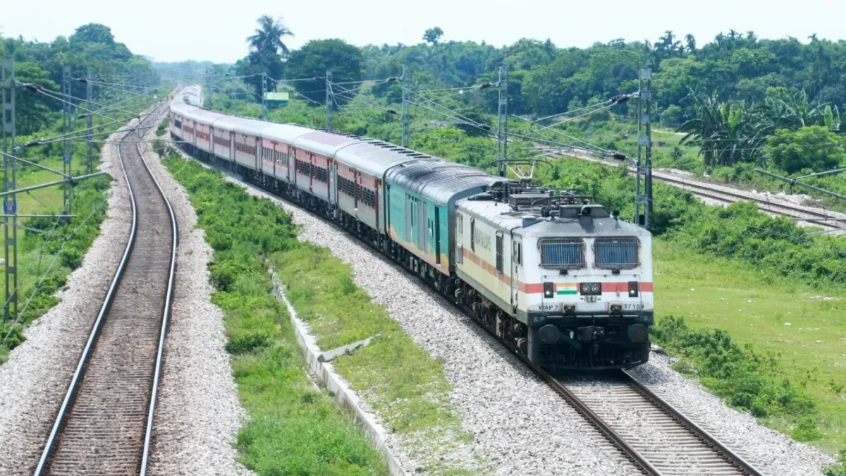 Bihar Trains Cancelled: बिहार में इस रूट की कई ट्रेनें रद्द तो कुछ डायवर्ट, ये है वजह; देखें पूरी लिस्ट